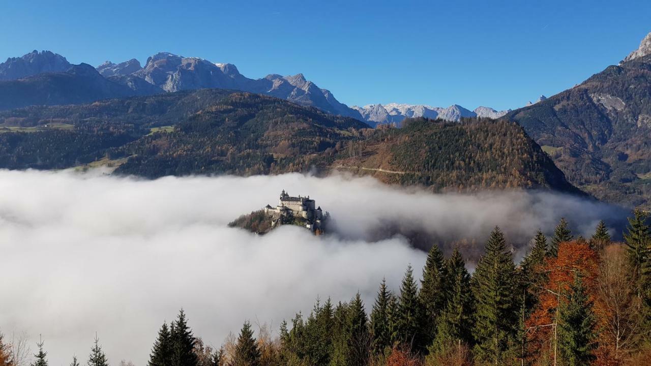 Отель Der Burgblick-Adults Only Верфен Экстерьер фото